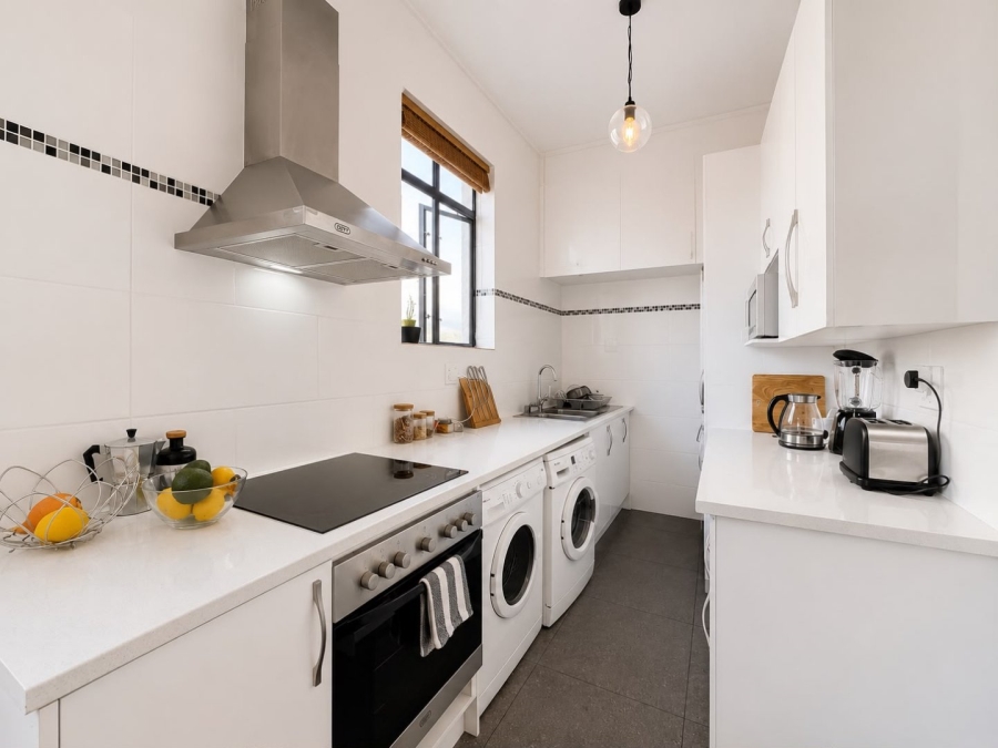 To Let 1 Bedroom Property for Rent in Sea Point Western Cape